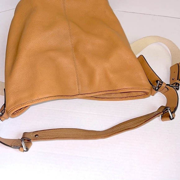 Tommy Hilfiger genuine leather handbag - Picture 12 of 13